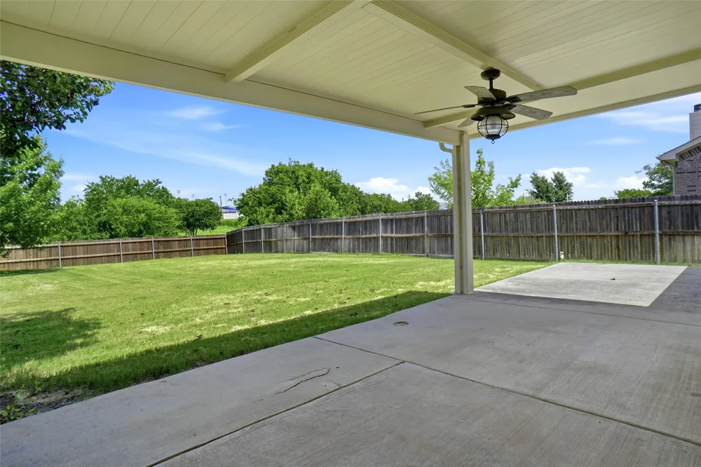209 Broken Arrow Krum, TX 76249