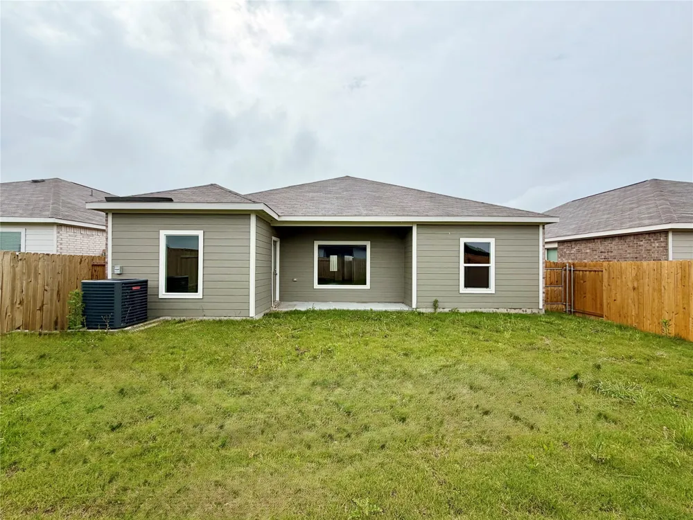 13404 Gitty Up Circle Cresson, TX 76035