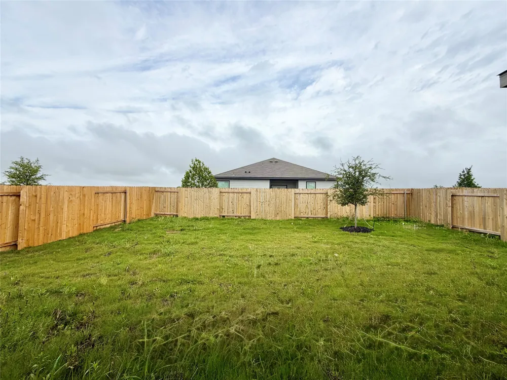 13404 Gitty Up Circle Cresson, TX 76035