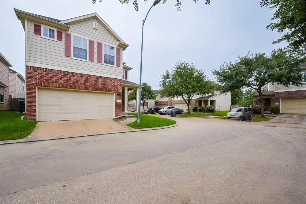 3747 W Ashford Villa