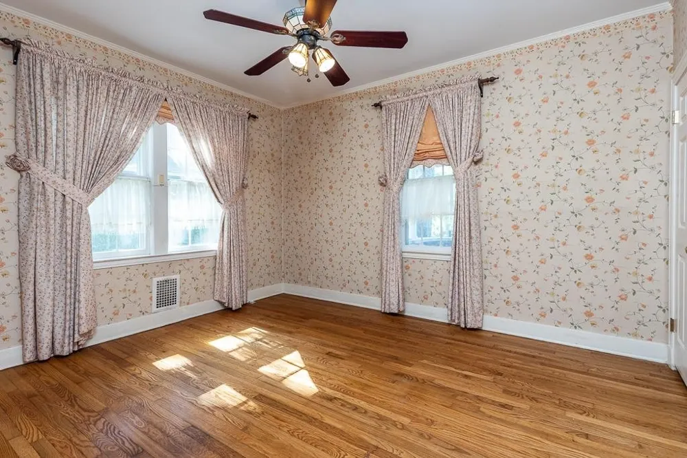 8643 POPLAR PIKE Memphis, TN 38138