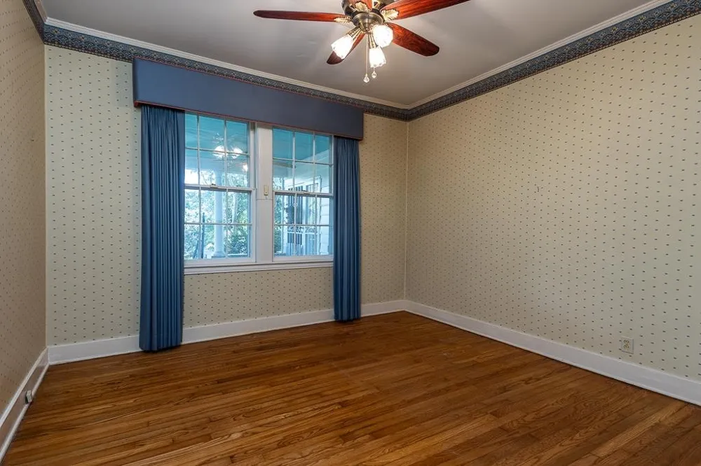 8643 POPLAR PIKE Memphis, TN 38138