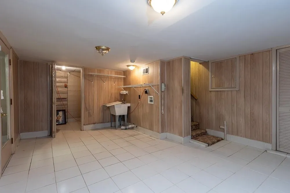 8643 POPLAR PIKE Memphis, TN 38138
