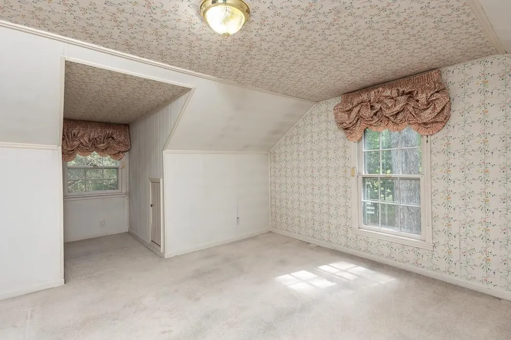 8643 POPLAR PIKE Memphis, TN 38138