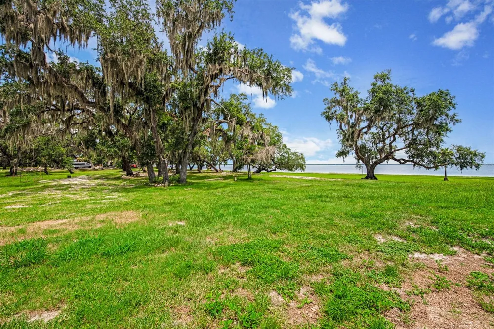 2600 FORT LANE ROAD Geneva, FL 32732