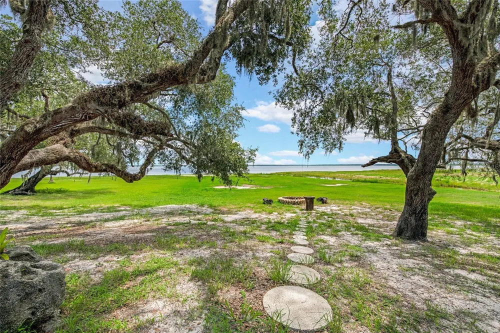 2600 FORT LANE ROAD Geneva, FL 32732