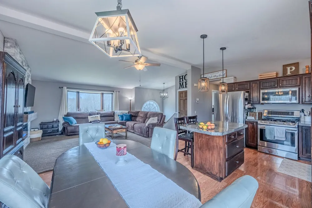 11212 Pozar Road Chisholm, MN 55719