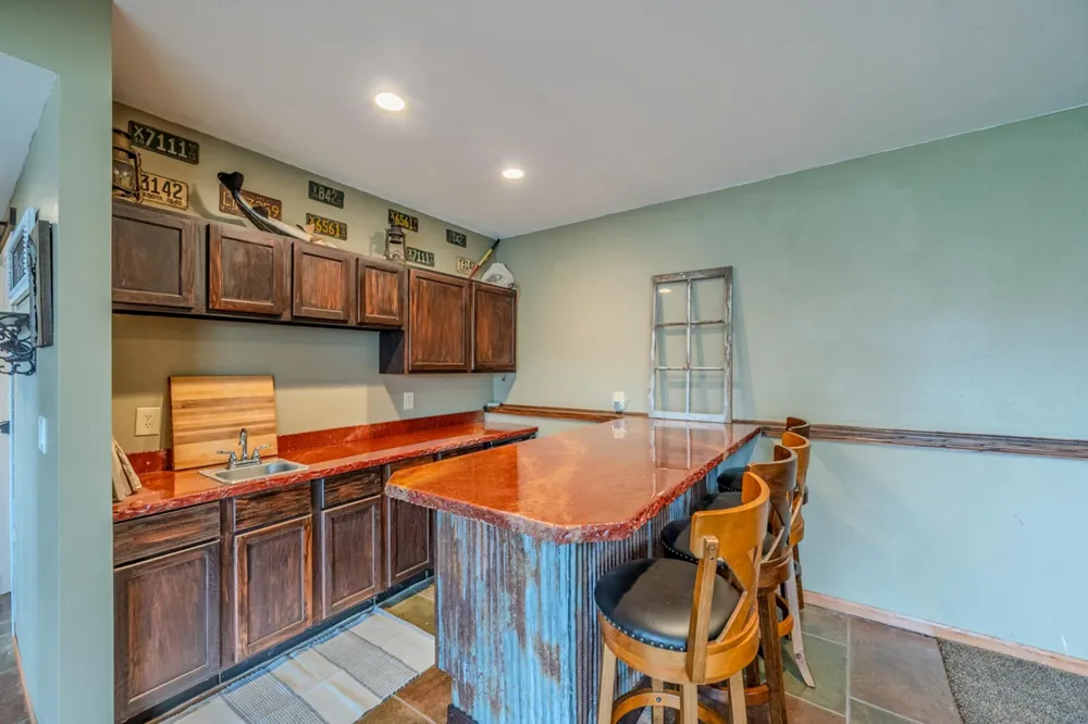 11212 Pozar Road Chisholm, MN 55719