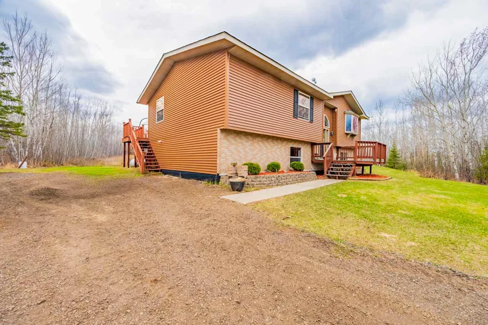 11212 Pozar Road Chisholm, MN 55719