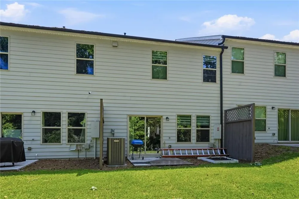 5652 Plain Field Lane Lilburn, GA 30047