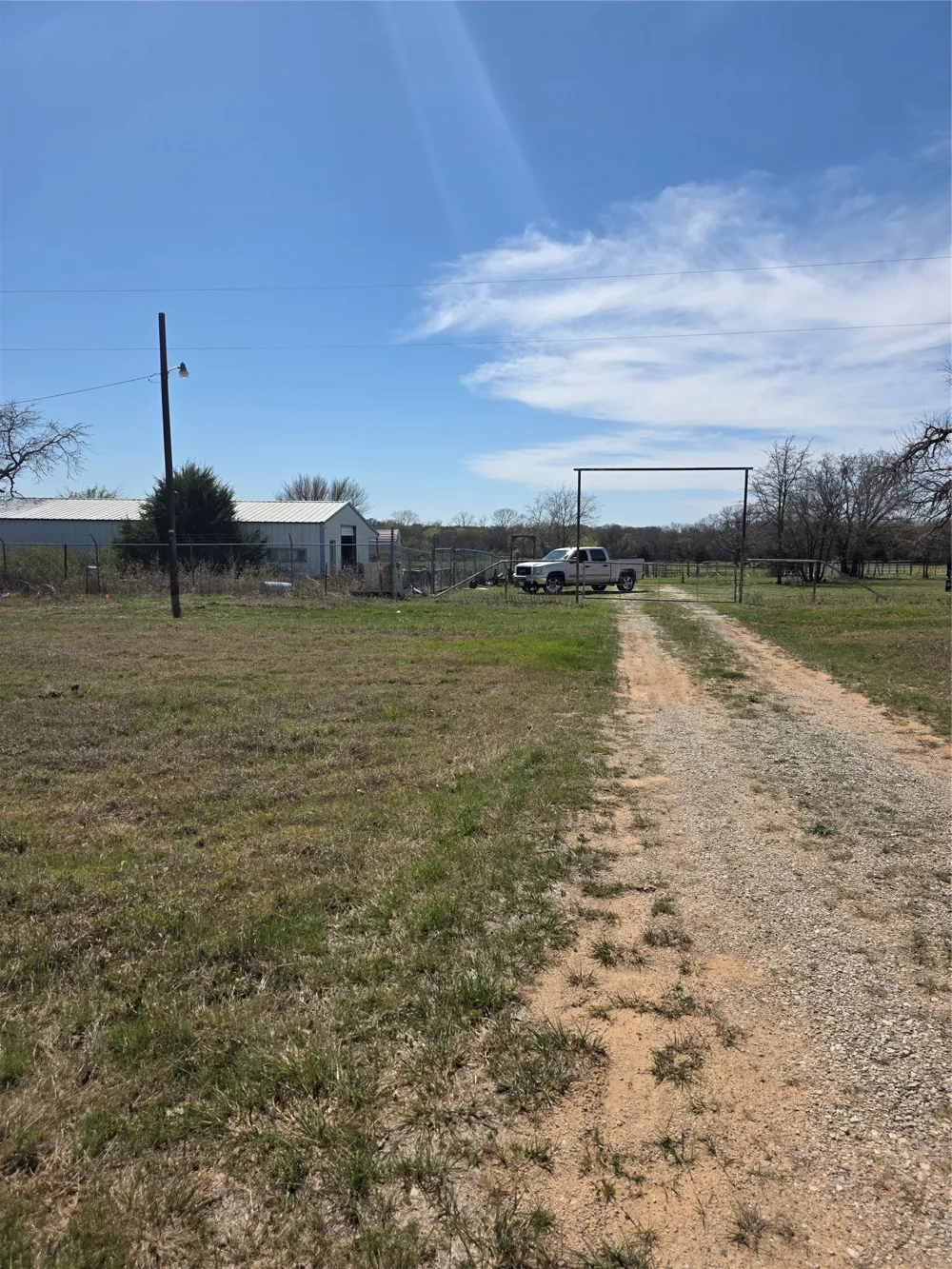 9319 U S HWY 287 Alvord, TX 76225