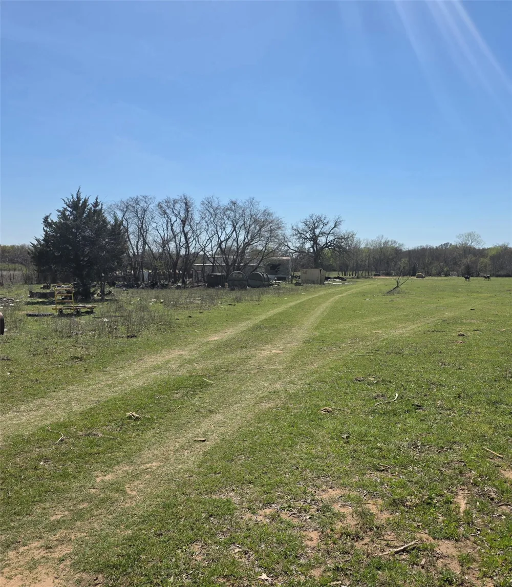 9319 U S HWY 287 Alvord, TX 76225
