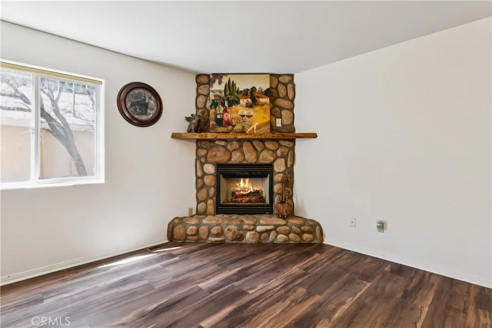 879 Spruce Lane Sugarloaf, CA 92386