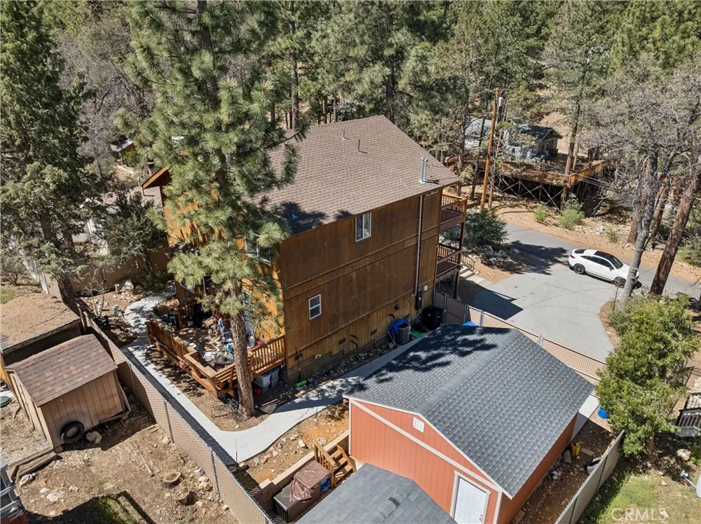 879 Spruce Lane Sugarloaf, CA 92386