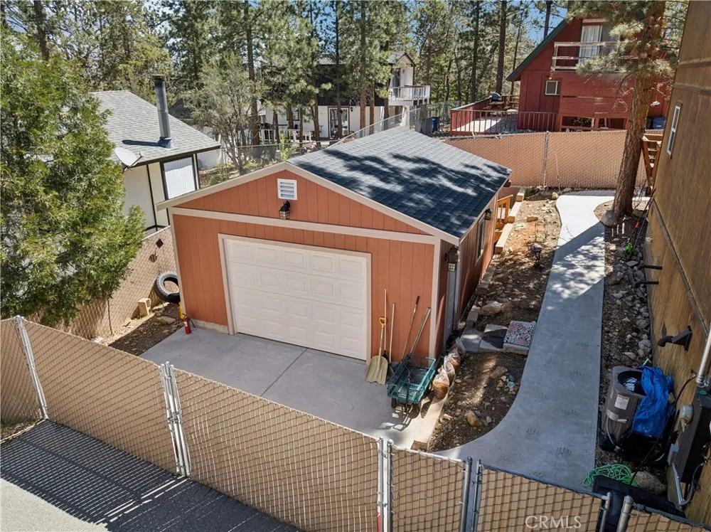 879 Spruce Lane Sugarloaf, CA 92386