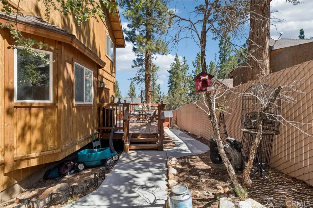 879 Spruce Lane Sugarloaf, CA 92386