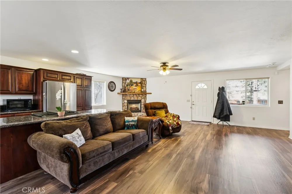 879 Spruce Lane Sugarloaf, CA 92386