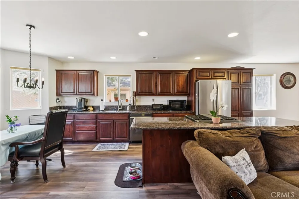 879 Spruce Lane Sugarloaf, CA 92386