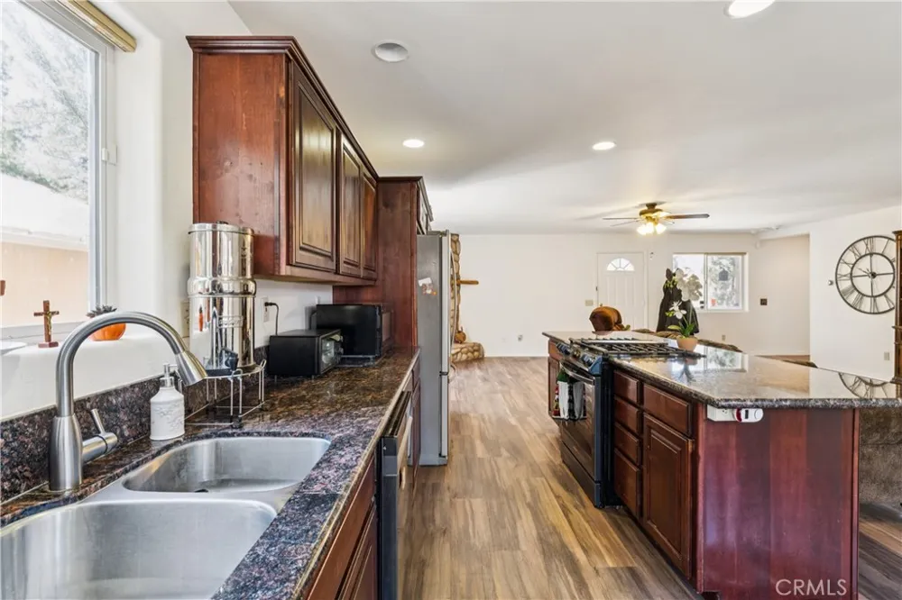879 Spruce Lane Sugarloaf, CA 92386
