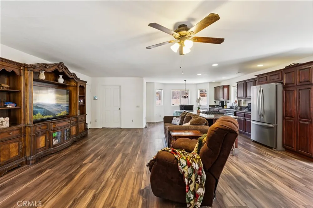 879 Spruce Lane Sugarloaf, CA 92386
