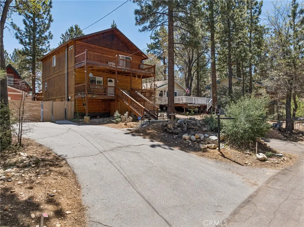 879 Spruce Lane Sugarloaf, CA 92386