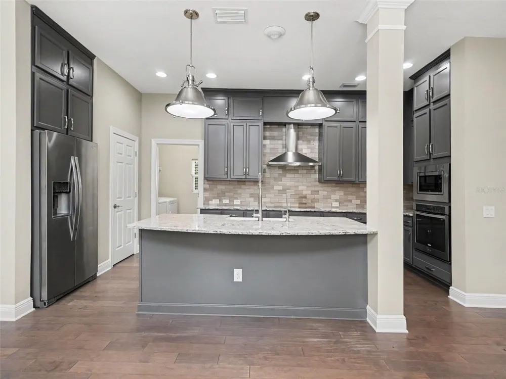 2424 WOOD STREET Sarasota, FL 34237