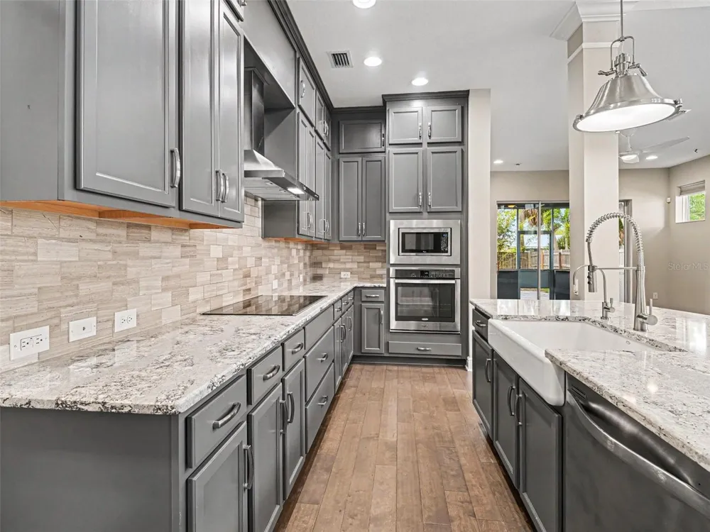 2424 WOOD STREET Sarasota, FL 34237