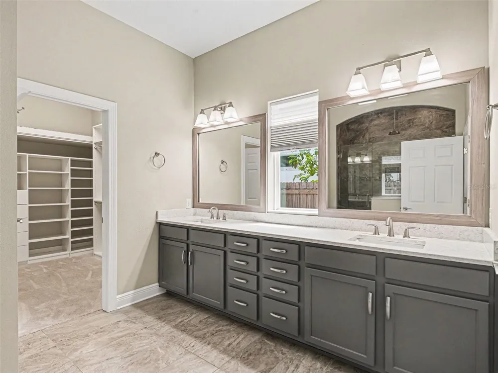 2424 WOOD STREET Sarasota, FL 34237