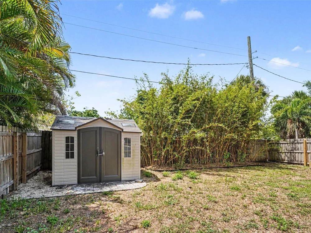 2424 WOOD STREET Sarasota, FL 34237