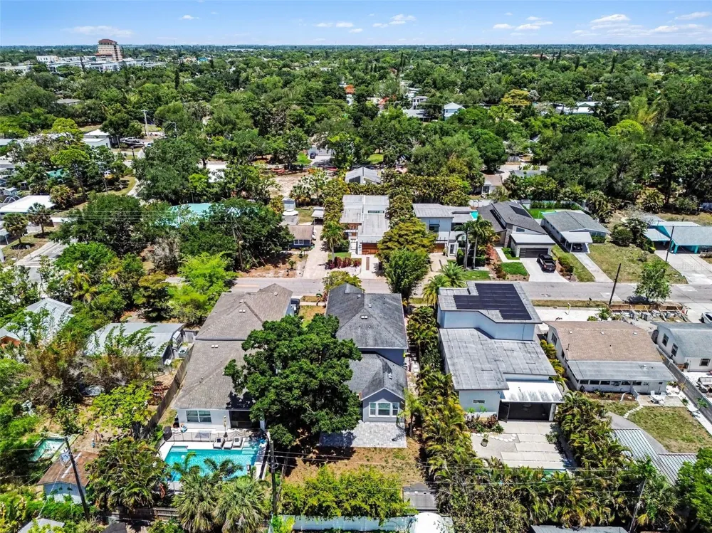 2424 WOOD STREET Sarasota, FL 34237