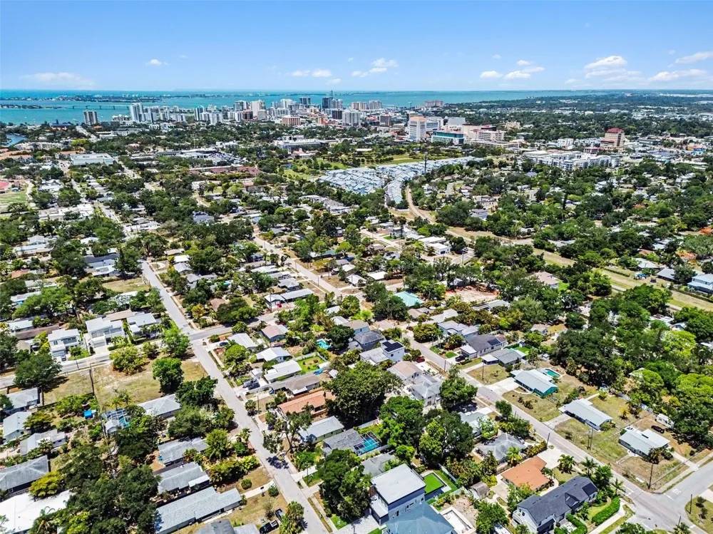 2424 WOOD STREET Sarasota, FL 34237