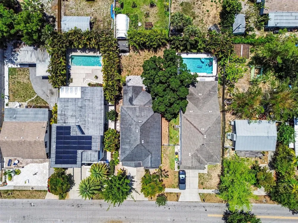 2424 WOOD STREET Sarasota, FL 34237