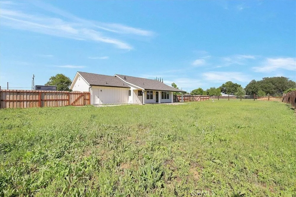 1102 Barry Road Yuba City, CA 95991