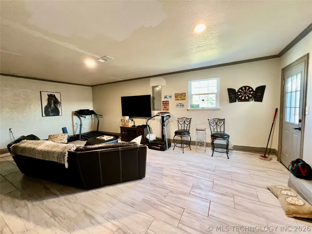 9892 Buckaloo Bend Road Kingston, OK 73439