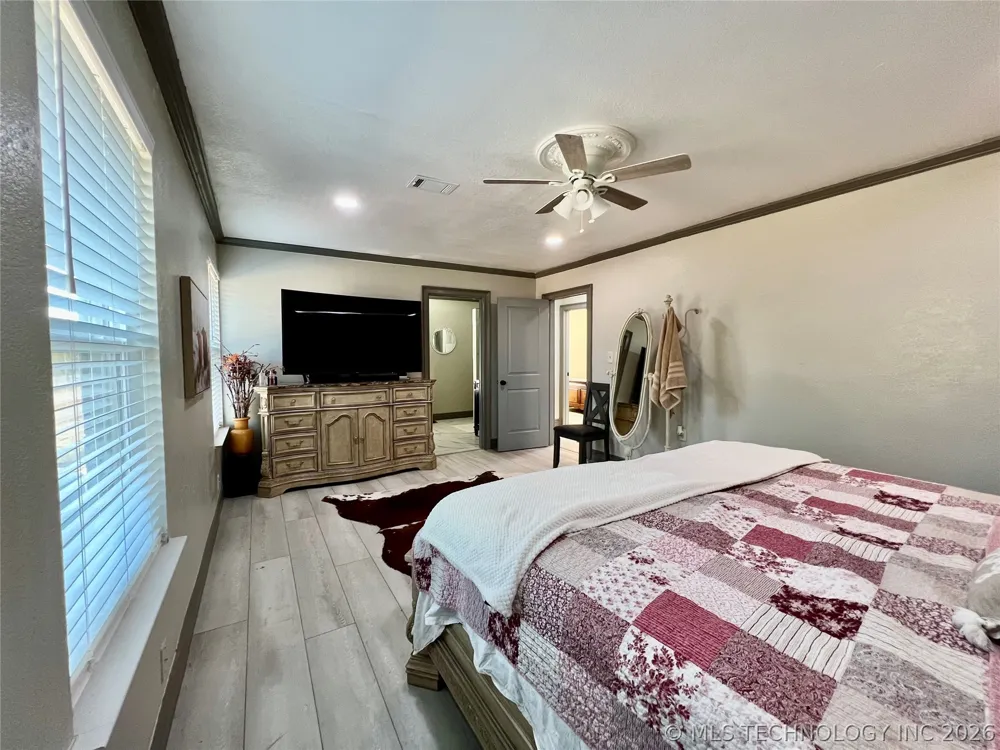 9892 Buckaloo Bend Road Kingston, OK 73439