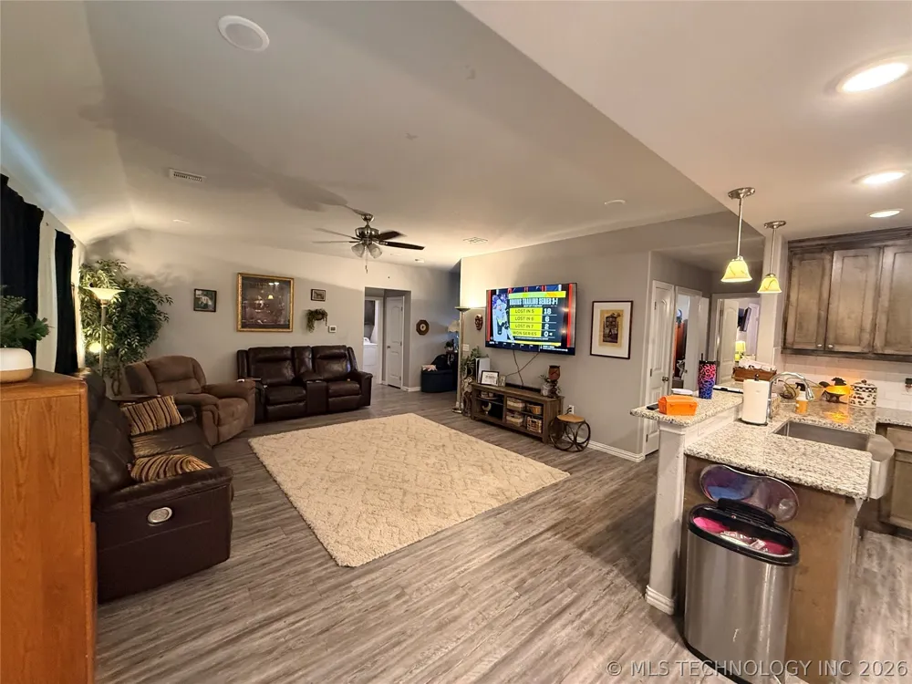 114 Lake Meadow Loop Drive Durant, OK 74701
