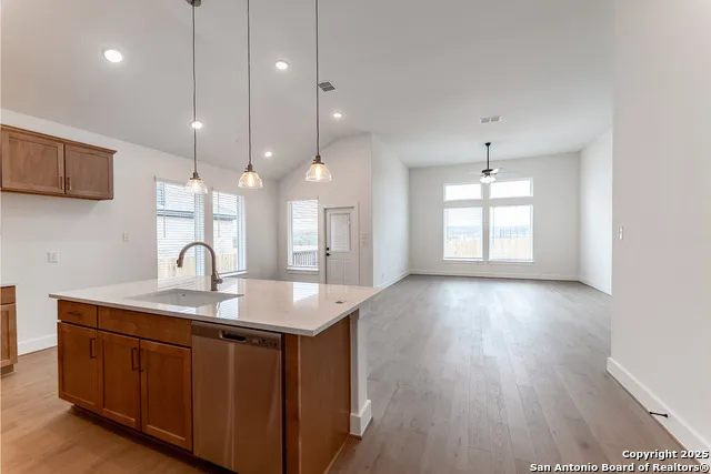 182 Ednie Ln Mico, TX 78066