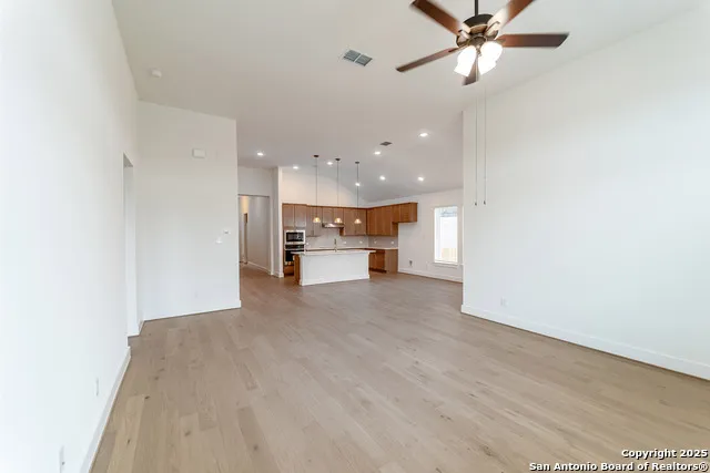 182 Ednie Ln Mico, TX 78066