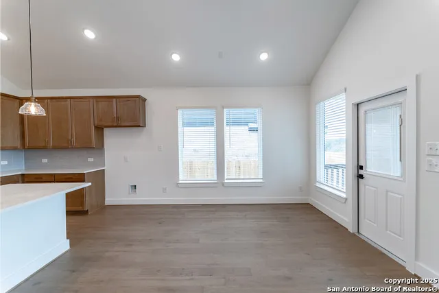 182 Ednie Ln Mico, TX 78066