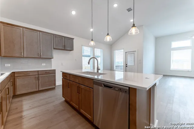 182 Ednie Ln Mico, TX 78066