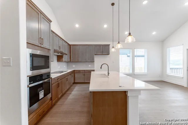 182 Ednie Ln Mico, TX 78066