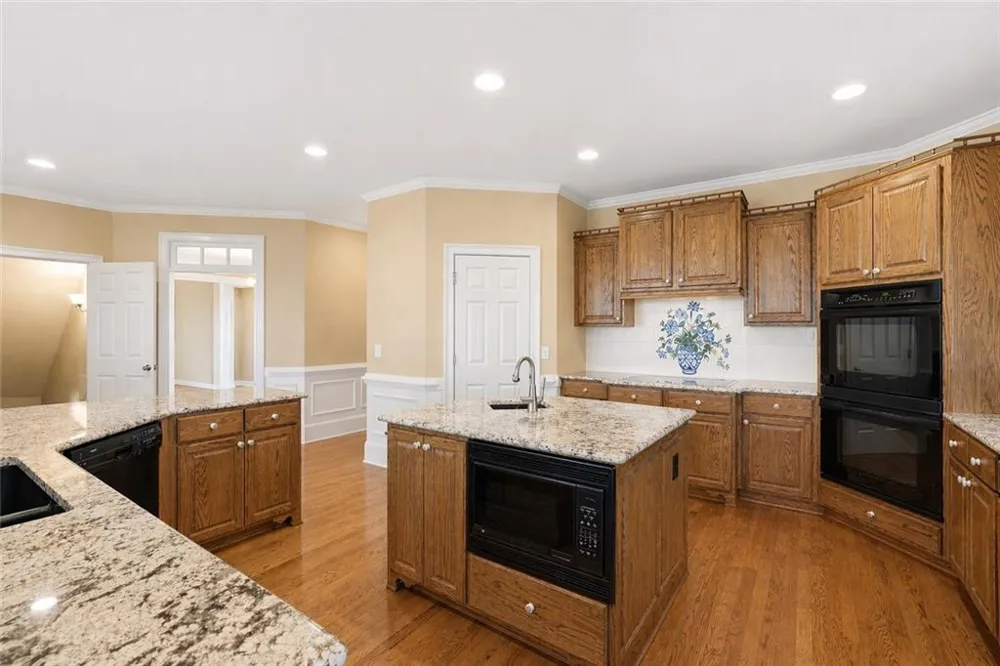 352 Sanderlin Mtn Drive Big Canoe, GA 30143