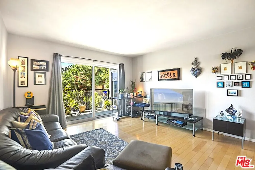 9005 Cynthia Street #413 West Hollywood, CA 90069