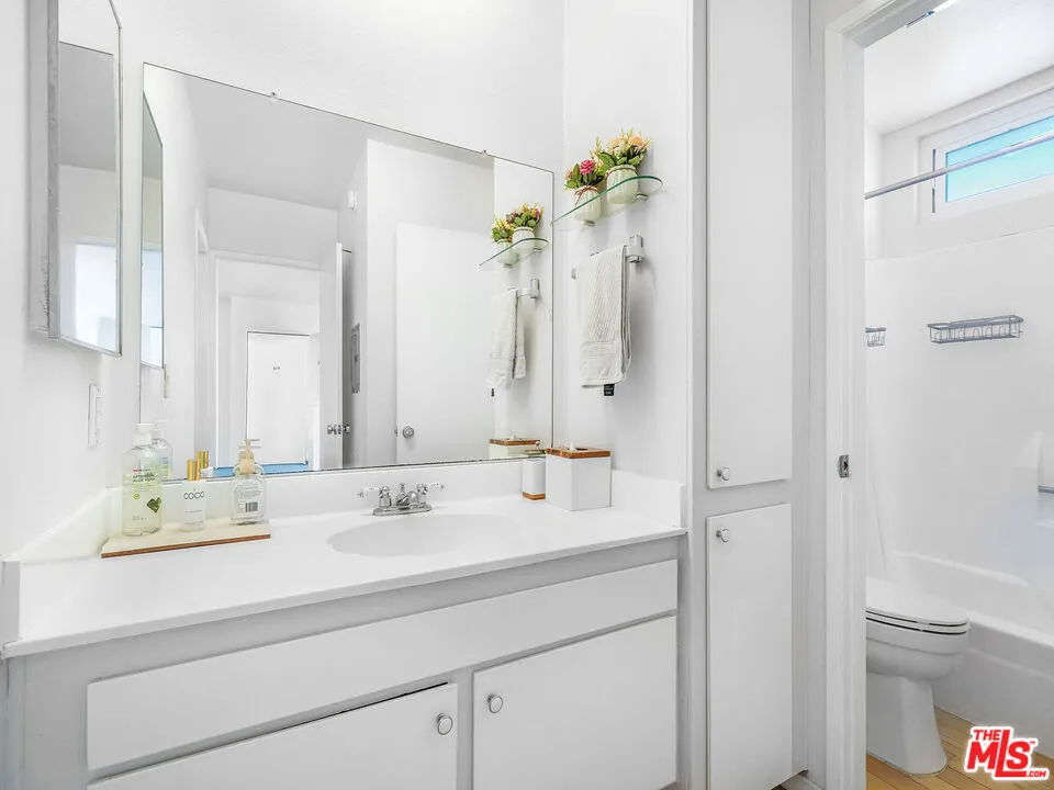 9005 Cynthia Street #413 West Hollywood, CA 90069