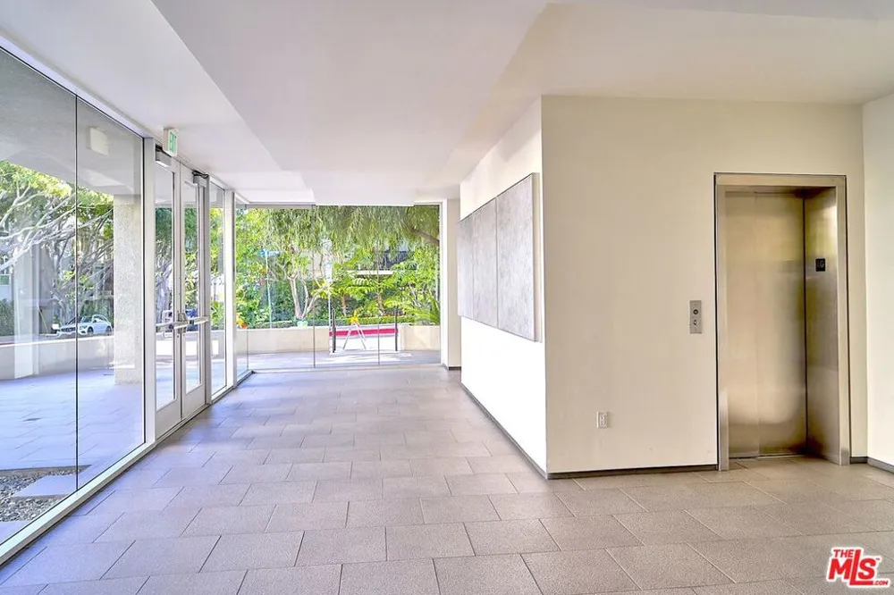 9005 Cynthia Street #413 West Hollywood, CA 90069