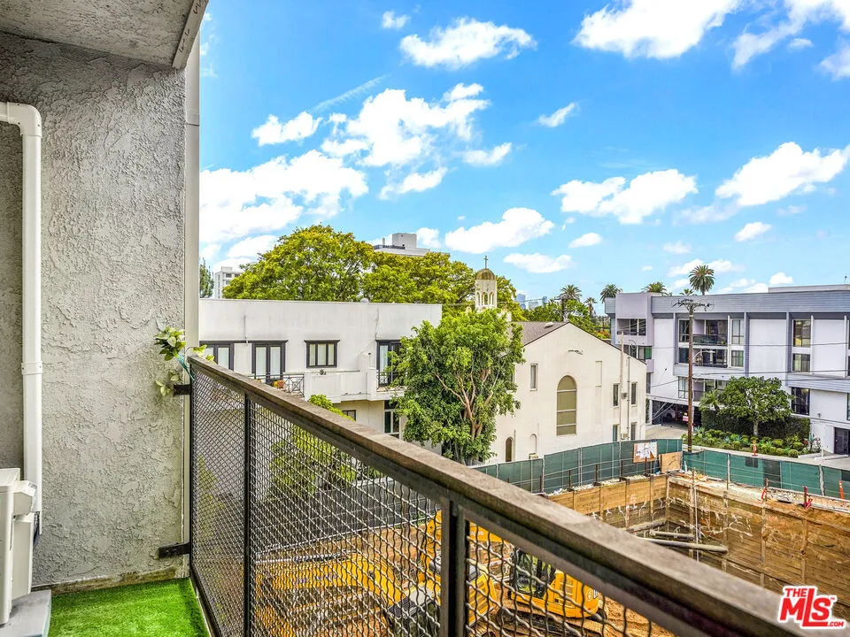 9005 Cynthia Street #413 West Hollywood, CA 90069