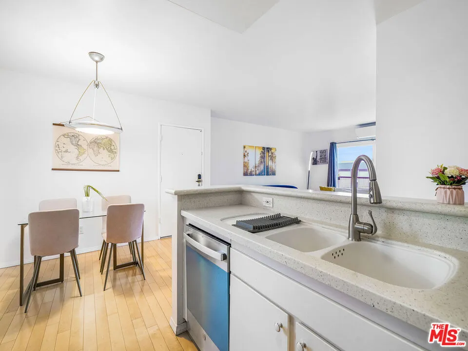 9005 Cynthia Street #413 West Hollywood, CA 90069