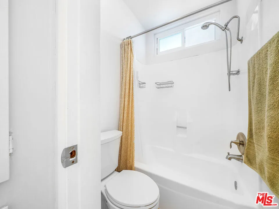 9005 Cynthia Street #413 West Hollywood, CA 90069