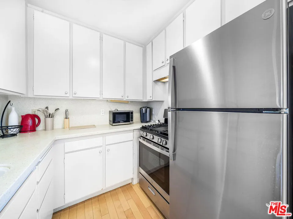 9005 Cynthia Street #413 West Hollywood, CA 90069