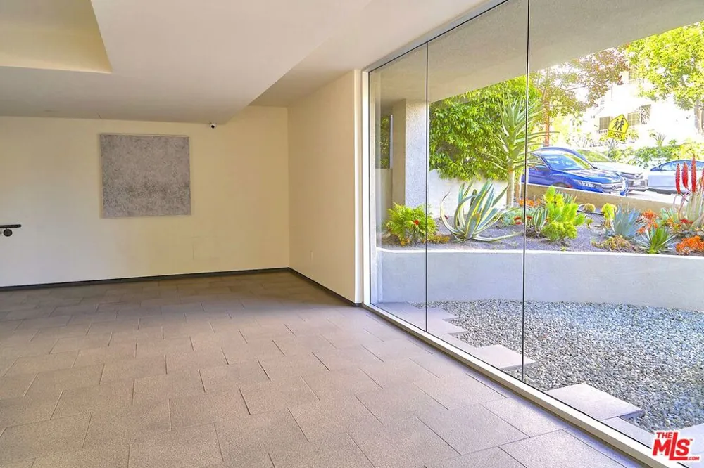 9005 Cynthia Street #413 West Hollywood, CA 90069